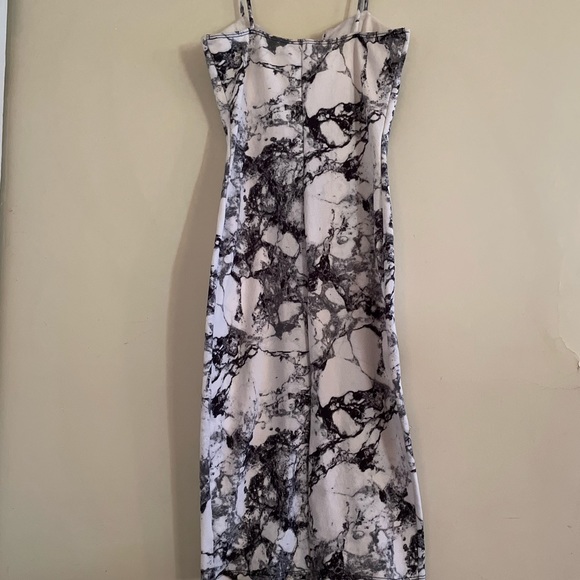 Marble Structured Deep V Neck Slit Hem Padded Dress - Picture 2 of 8